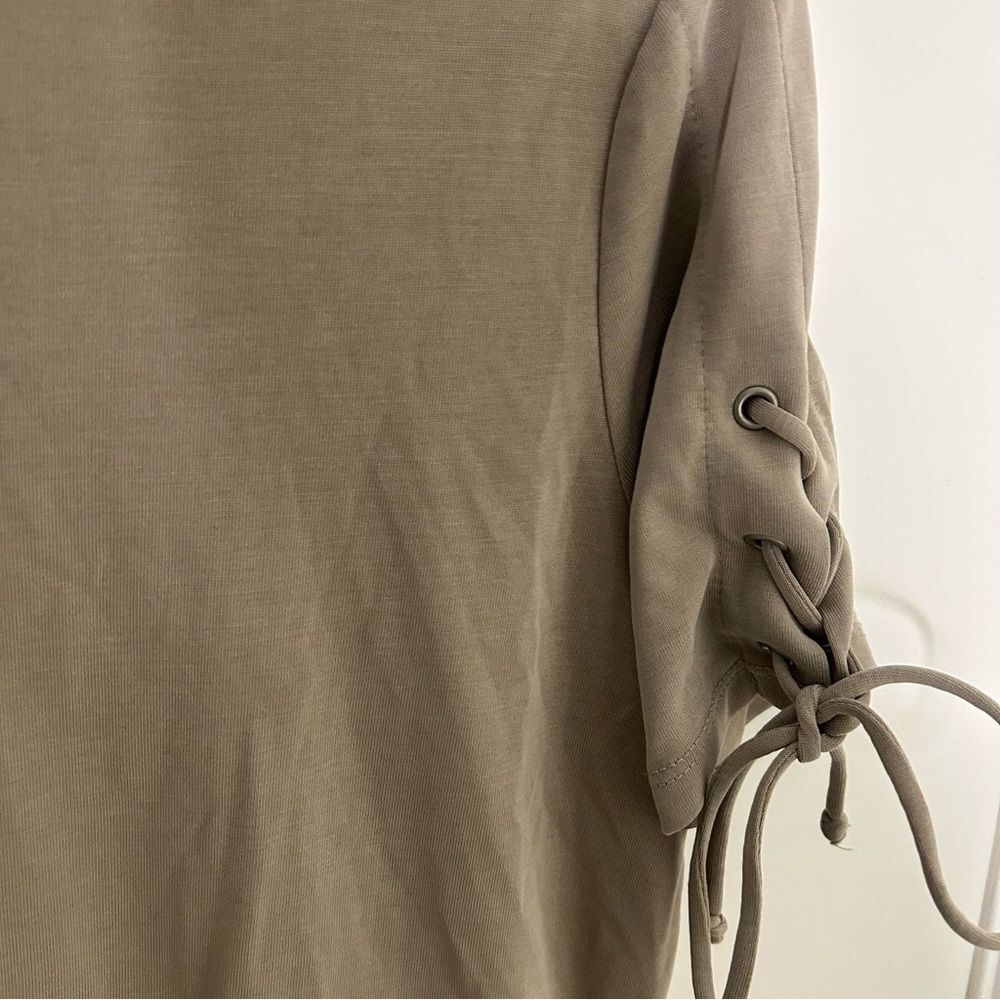 Forever 21 | khaki short sleeve tie top | small - Picture 4 of 5